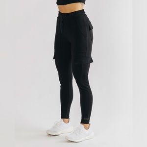 Alphalete identy cargo- black, small